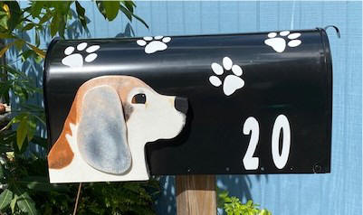 custom Beagle on Large mailbox 2
